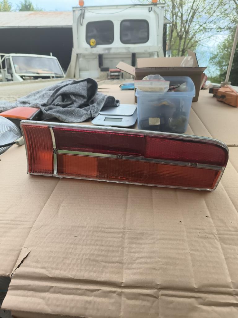 Pièces FORD Granada Mk1 feu arrière gauche LesAnciennes.com