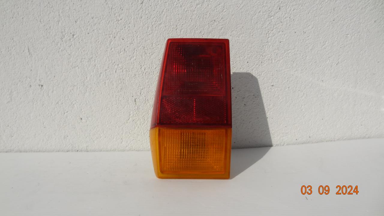 Feu FORD Fiesta LesAnciennes.com