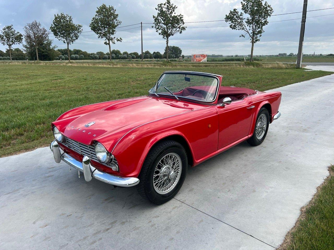 1961 Triumph TR4 LesAnciennes.com