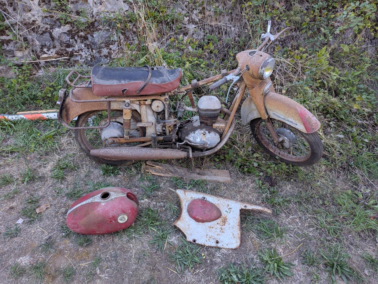 MAGNAT DEBON Magnat debon - 1956 LesAnciennes.com