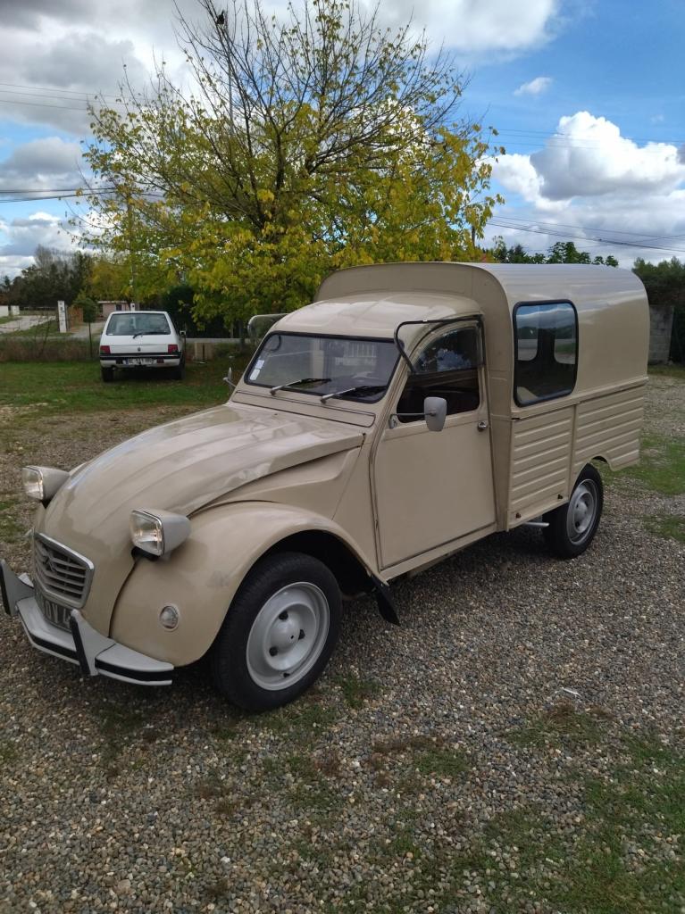 1974 Citroën AK400 LesAnciennes.com