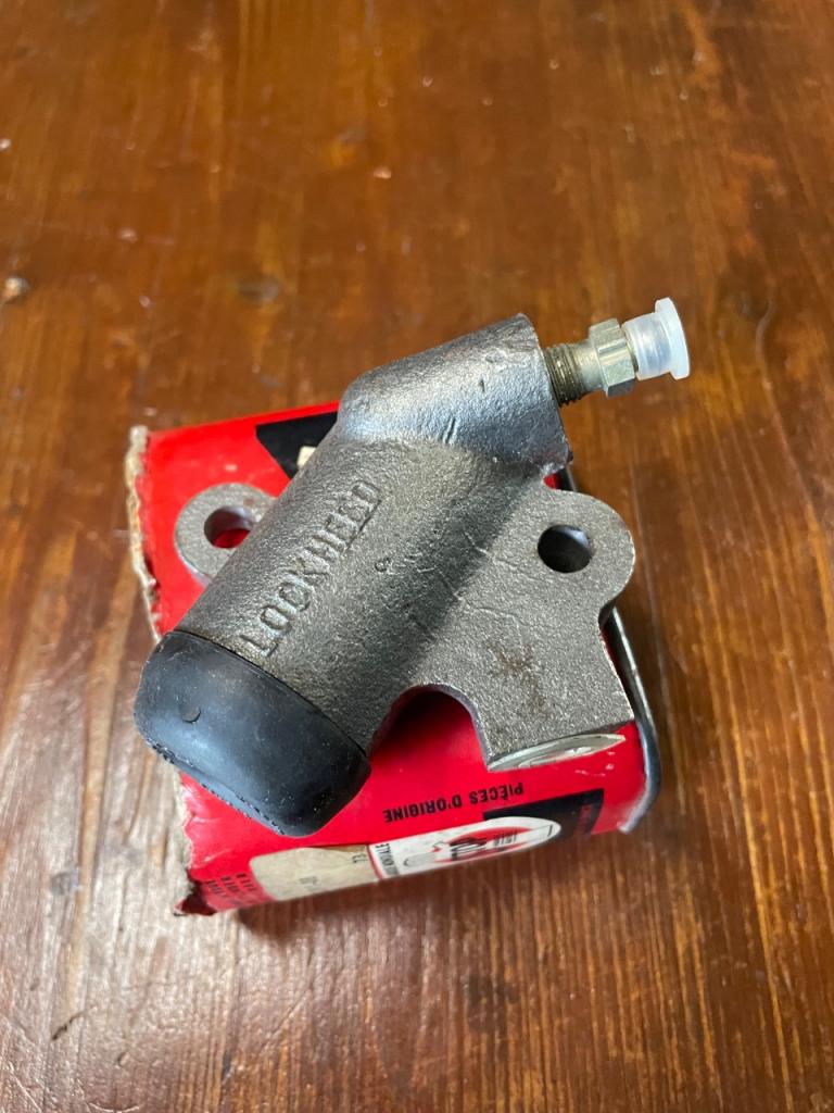 Récepteur SIMCA 1000 LesAnciennes.com