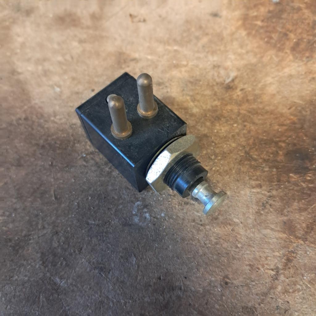 Con5acteur de stop CITROEN 2CV dyane , axo 3801 LesAnciennes.com