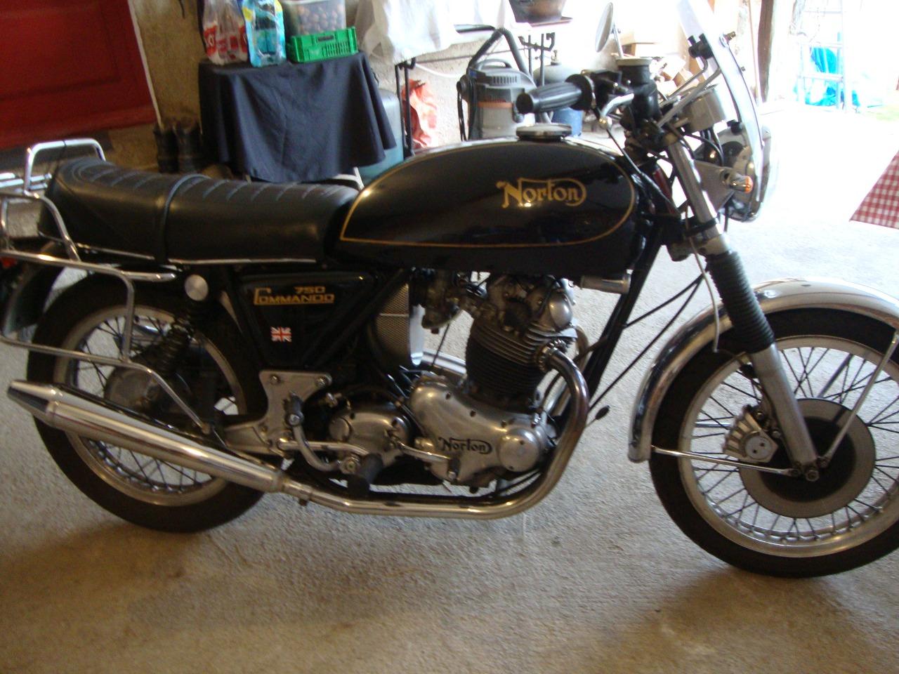 NORTON Commando 750 - 1972 LesAnciennes.com