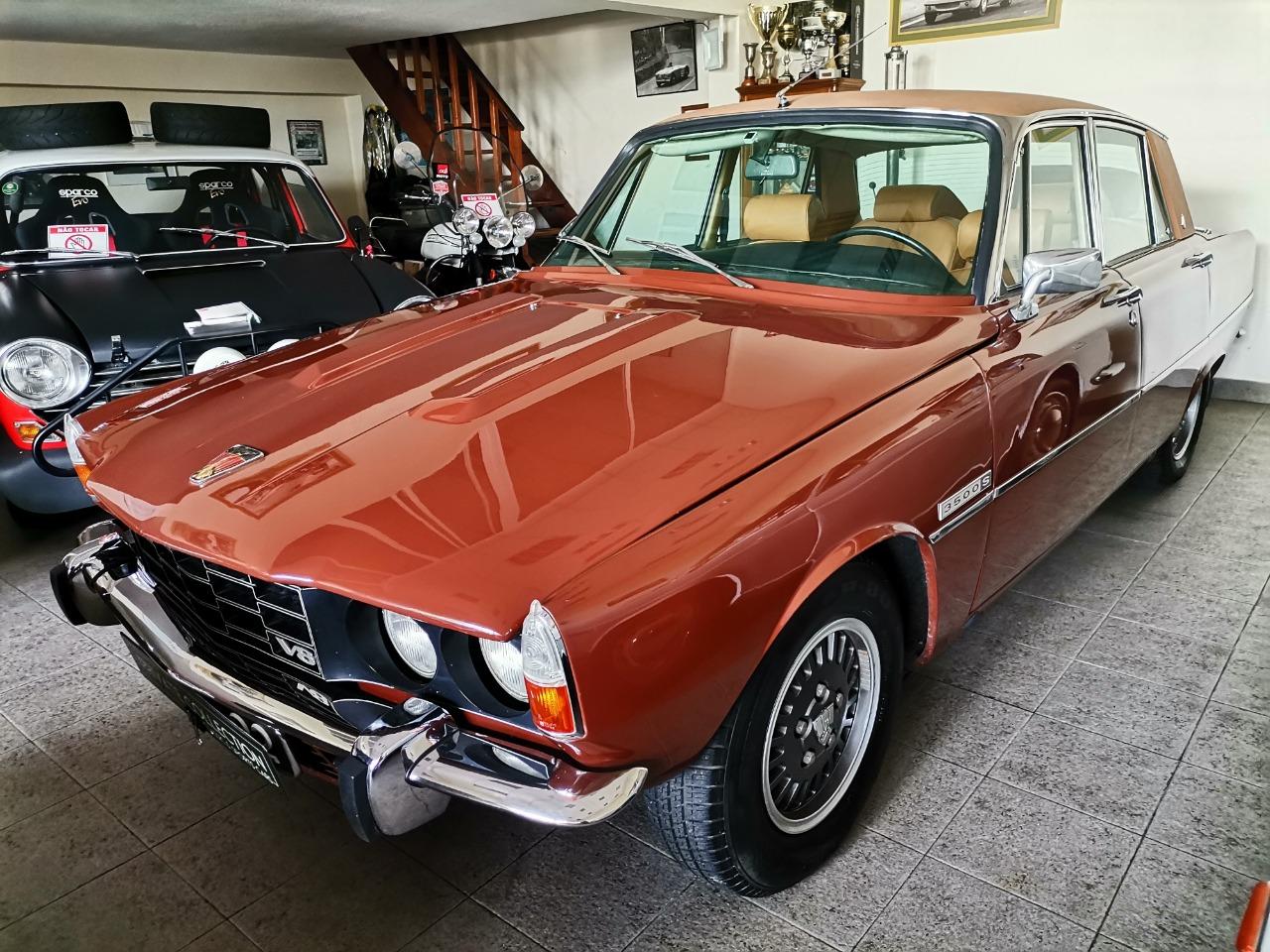 ROVER 3500 S V8 - 1972 LesAnciennes.com