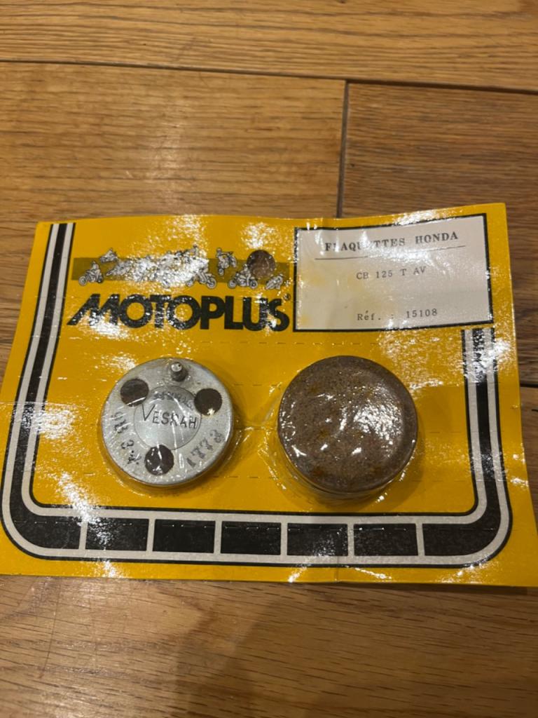 HONDA CB 125 Twin / 125 T, plaquettes de frein  LesAnciennes.com