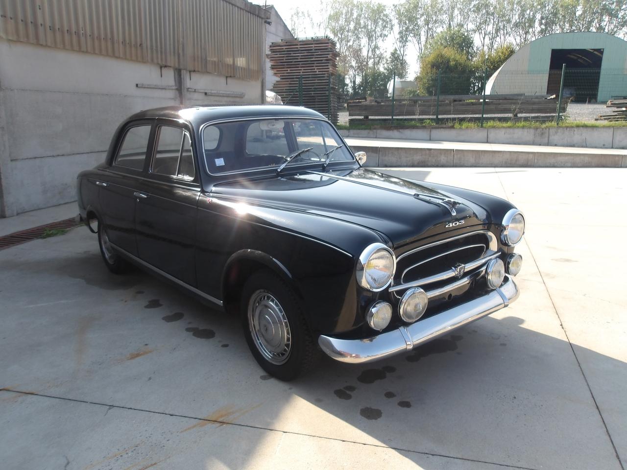 1963 Peugeot 403 B LesAnciennes.com