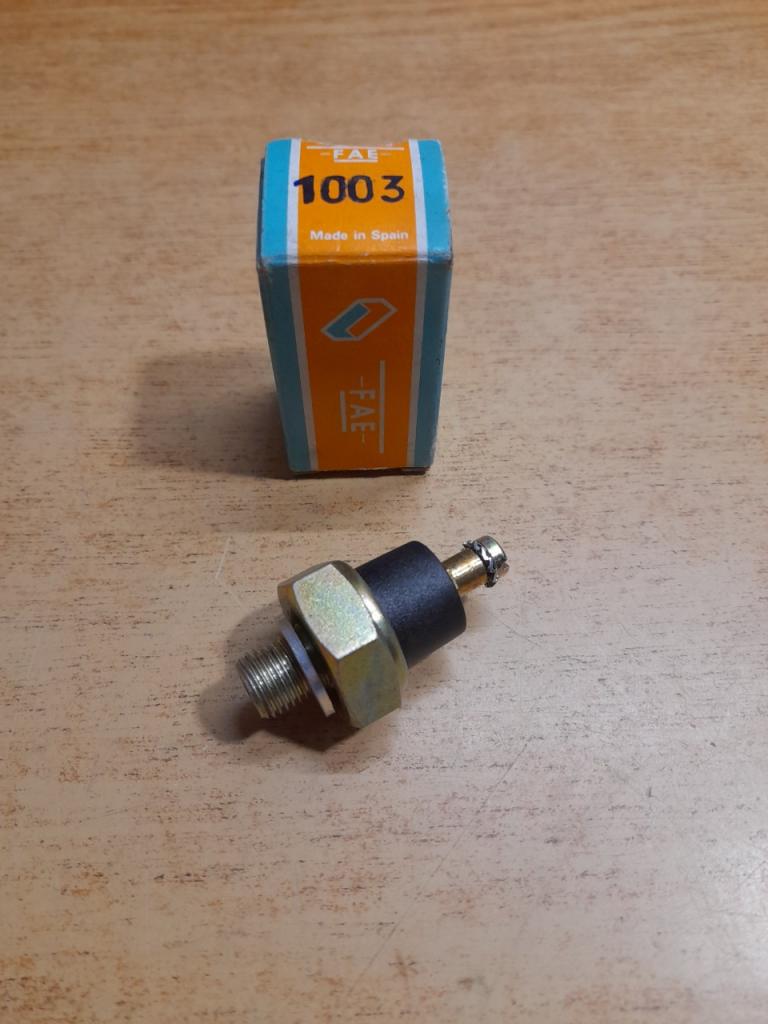 Manocontact d'huile Simca Skoda octavia Félicia LesAnciennes.com