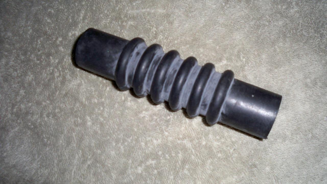 Pièces MG MGB durite radiateur LesAnciennes.com