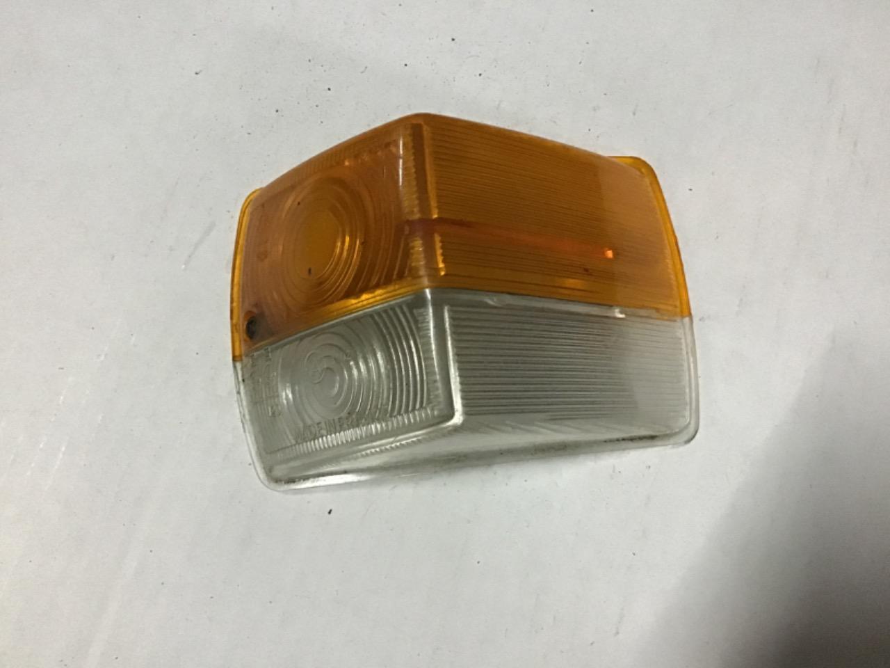 CABOCHON CLIGNOTANT GAUCHE RENAULT ESTAFETTE LesAnciennes.com