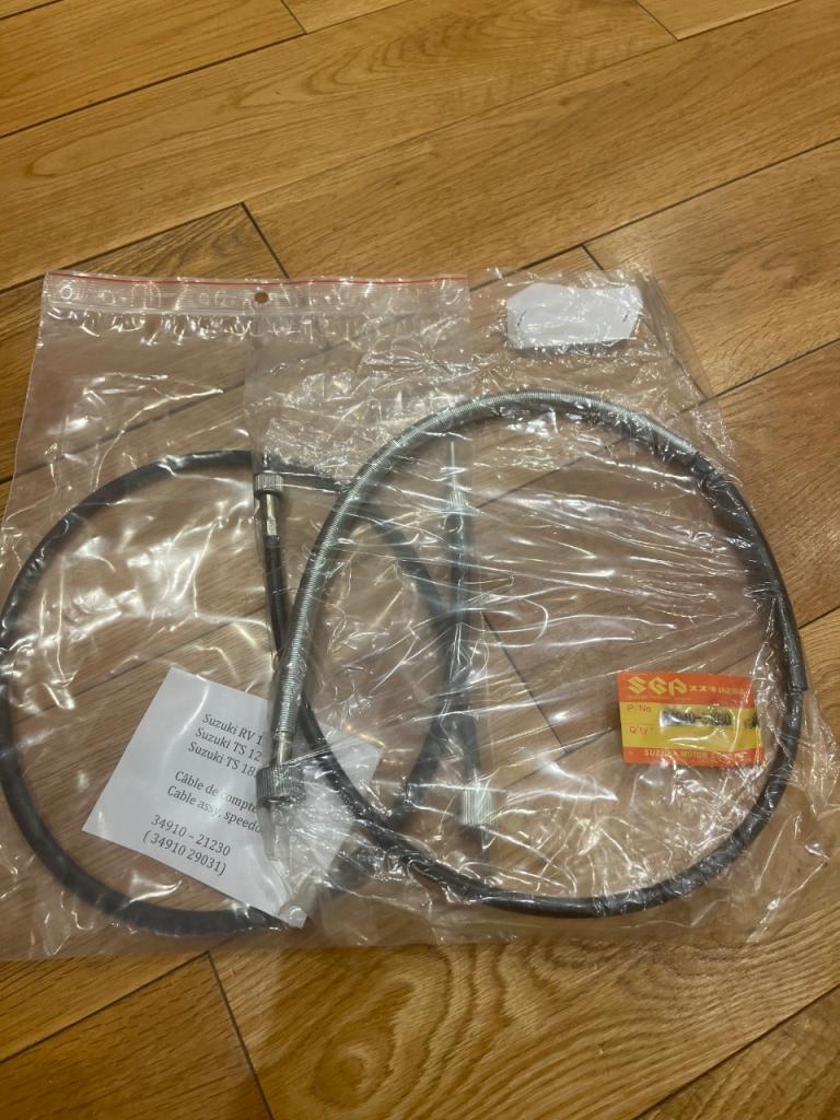 SUZUKI RV 125 , 2 câbles neufs d’époque LesAnciennes.com
