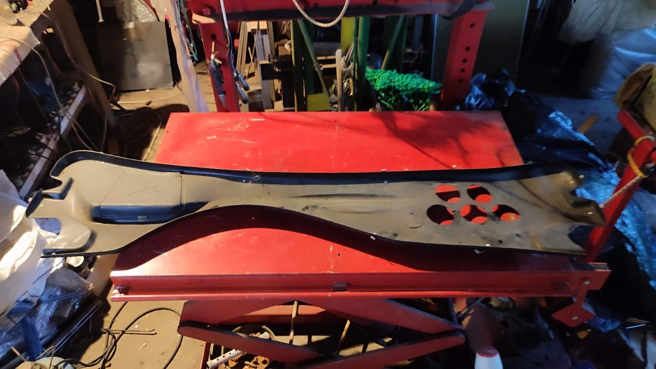 Cache batterie Alpine GTA LesAnciennes.com