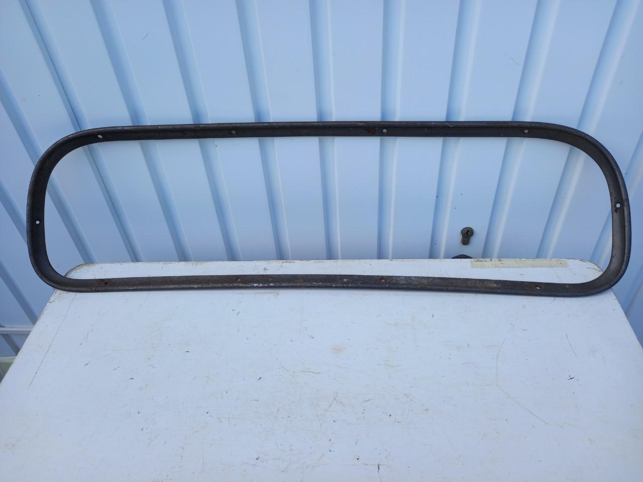 ENCADREMENT de LUNETTE ARR TA 7 11 CV LesAnciennes.com