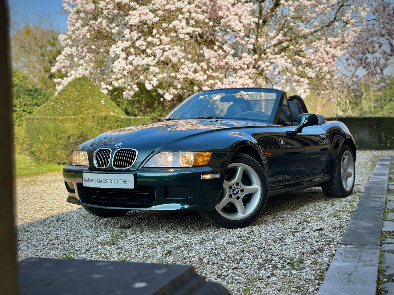 BMW Z3 2.2i | 6 Cyl - 2002 LesAnciennes.com