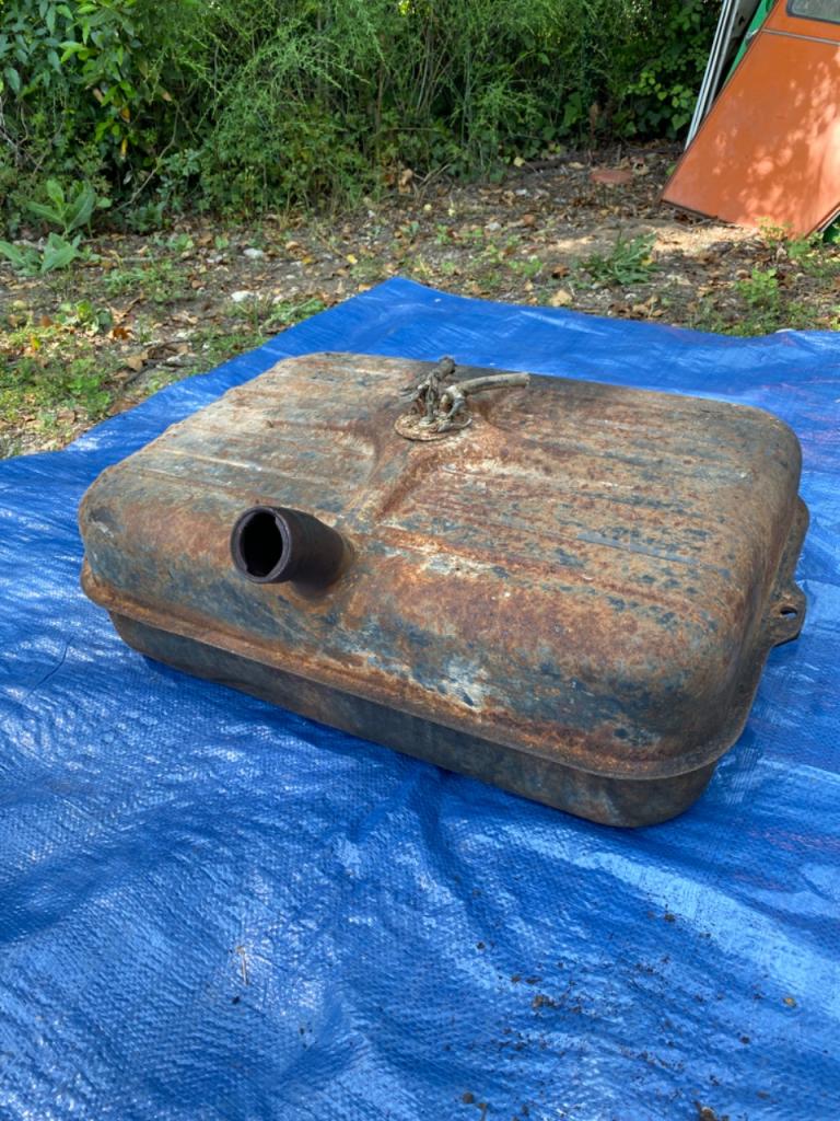 Réservoir MERCEDES 220 SE LesAnciennes.com