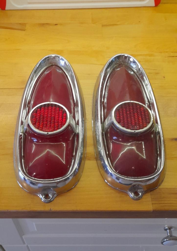 Lot feux arrière Simca Aronde 90 A LesAnciennes.com