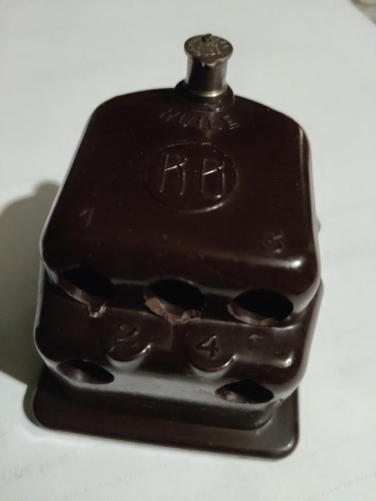 Tête d'allumeur RB RENAULT 4CV 1er modèle LesAnciennes.com