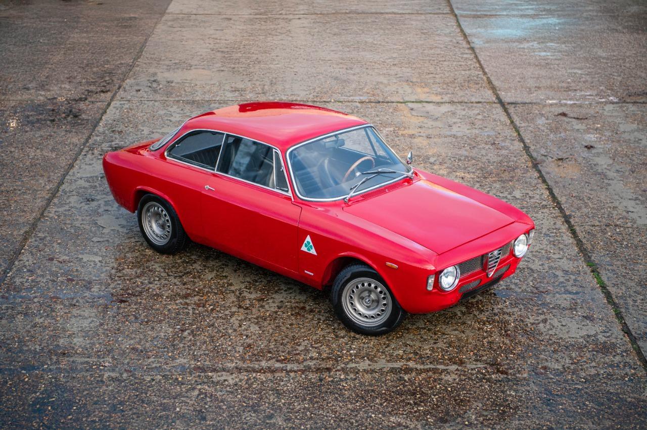 ALFA ROMEO Giulia Sprint GTA Stradale - 1966 LesAnciennes.com