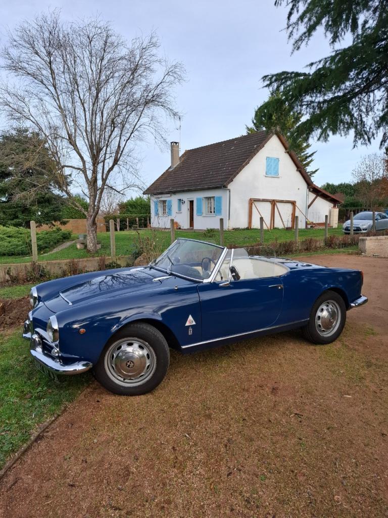 ALFA ROMEO 1600 Cabriolet - 1965 LesAnciennes.com