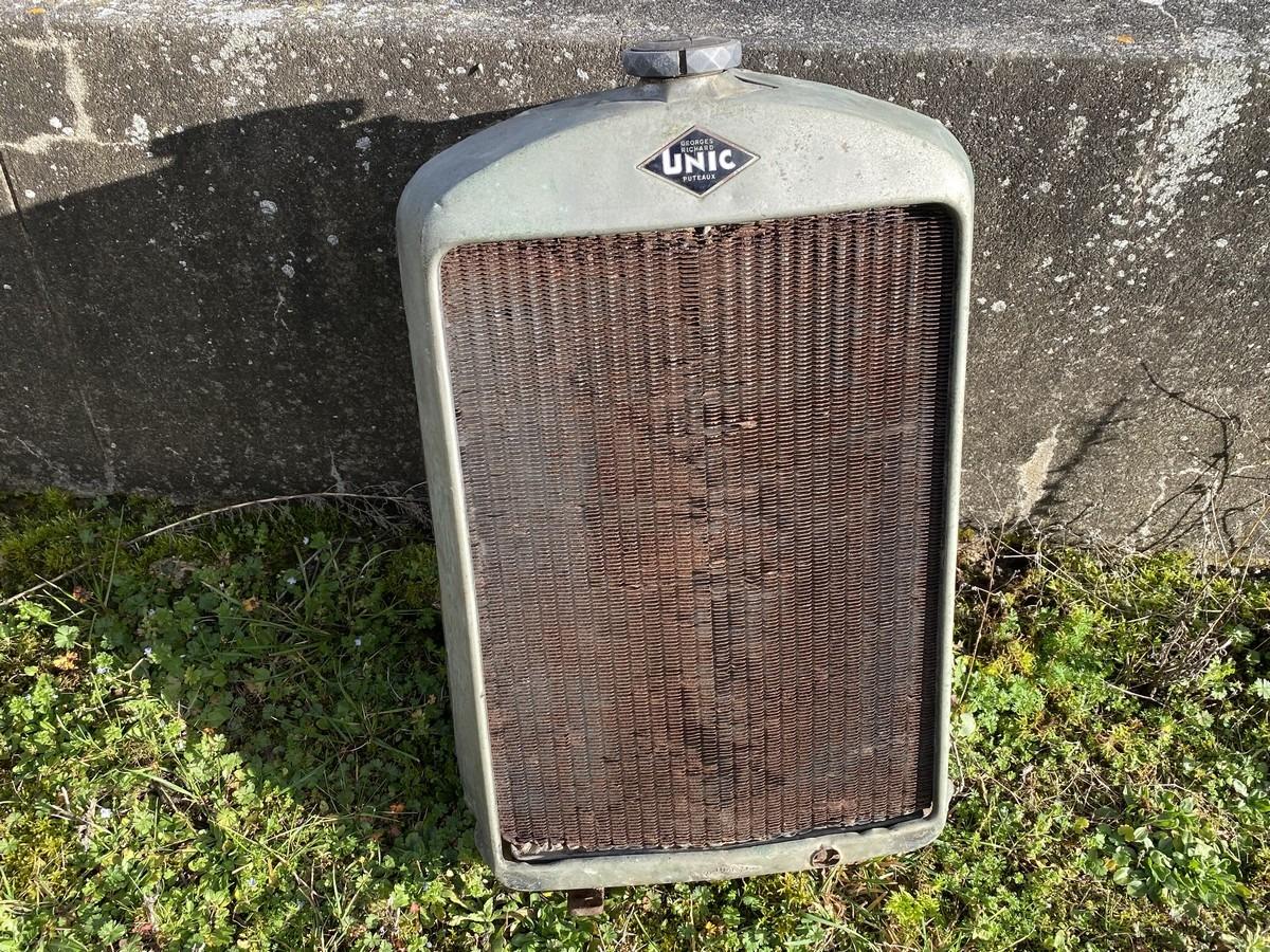 Radiateur et calandre UNIC 1930 - 1935 LesAnciennes.com