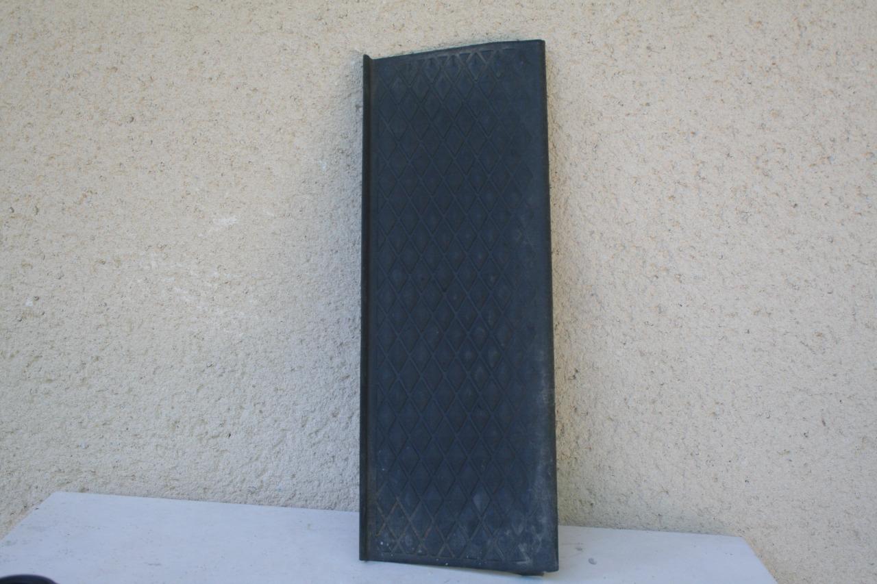 MARCHE PIED RENAULT TRAFIC 1 LesAnciennes.com