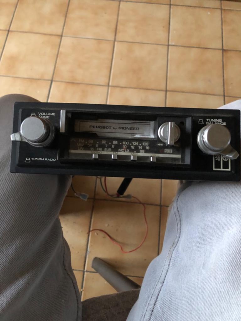 Pièces PEUGEOT 205 autoradio LesAnciennes.com