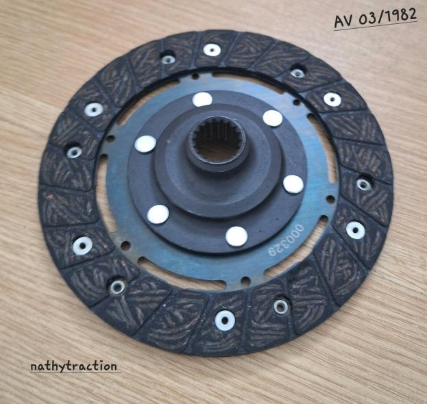 Disque embrayage 18 cannelures AVANT 03/1982 2CV LesAnciennes.com