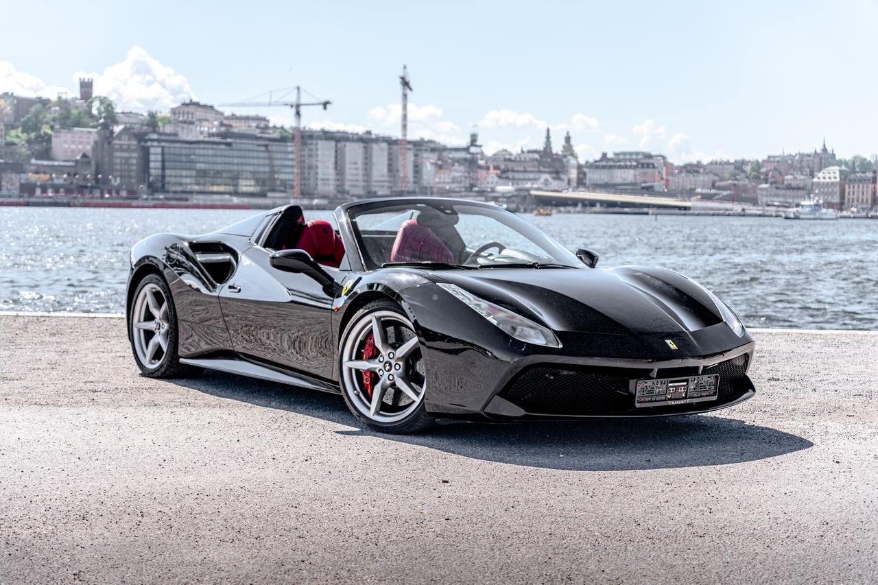 2017 Ferrari 488 Spider LesAnciennes.com