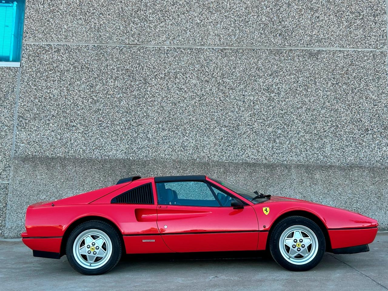FERRARI 328 GTS - 1988 LesAnciennes.com
