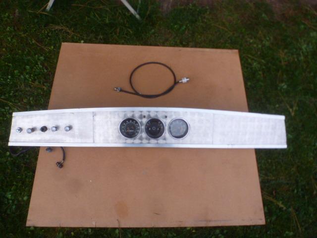 AUSTIN Mini:planche de bord artisanale +compteur LesAnciennes.com