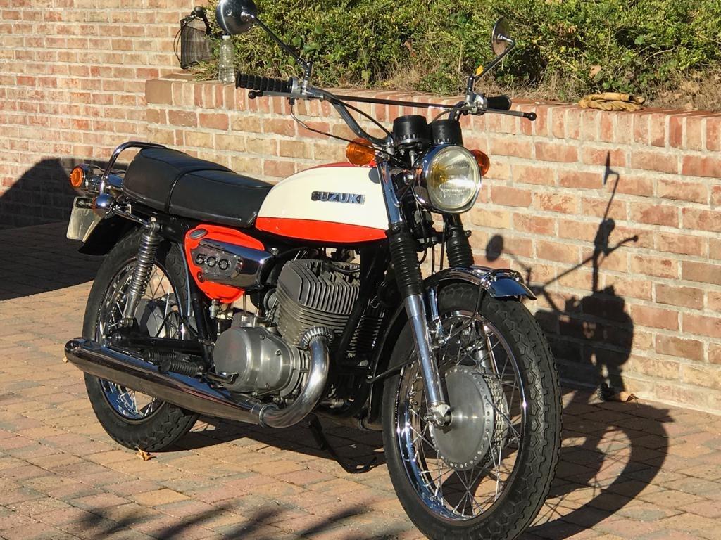 SUZUKI T 500 T500 J - 1972 LesAnciennes.com