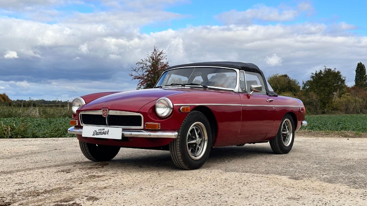 MG MGB Cabriolet - 1974 LesAnciennes.com