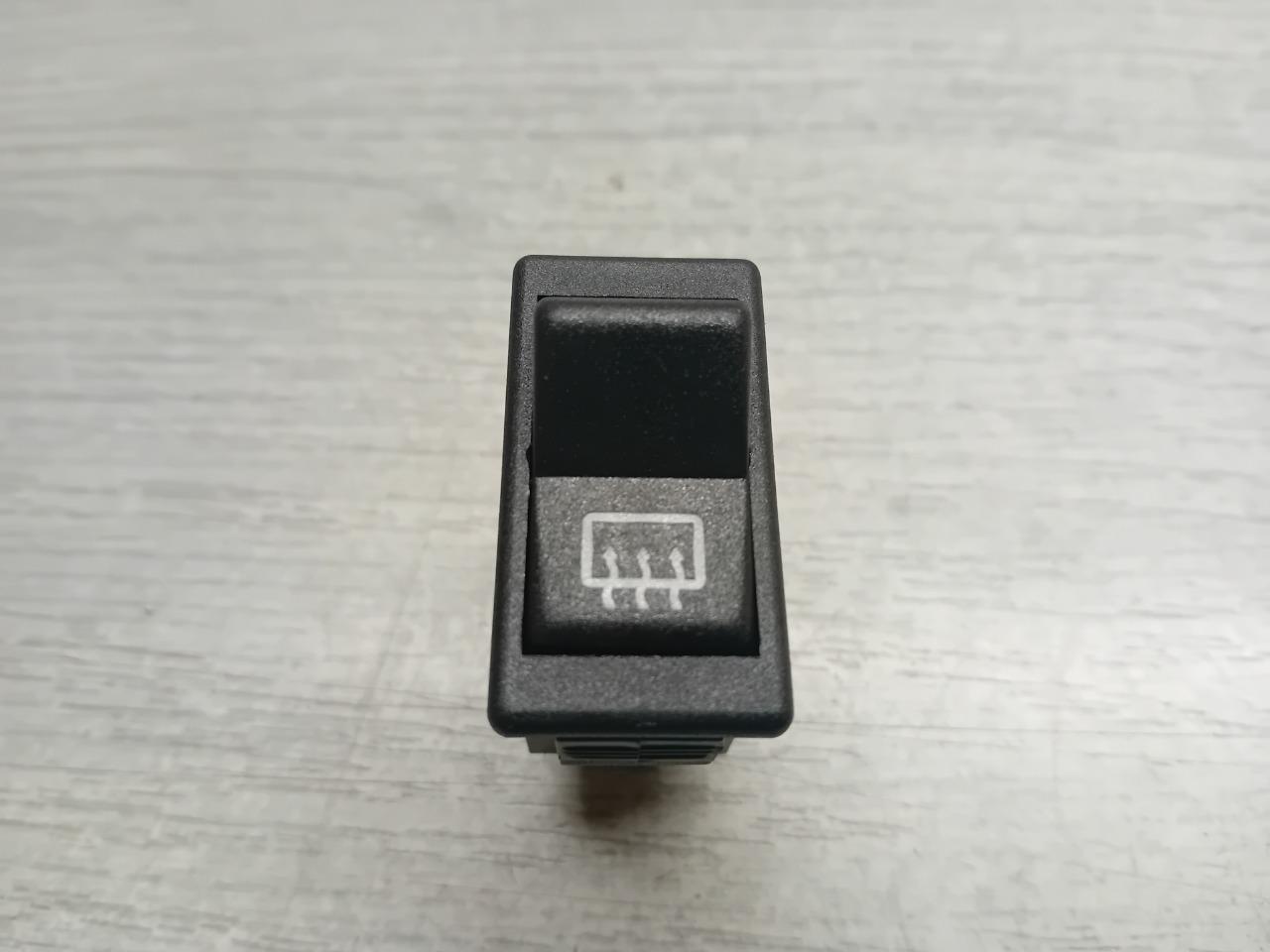 5971068 INTERRUPTEUR DEGIVRAGE FIAT PANDA 30 34 45 LesAnciennes.com