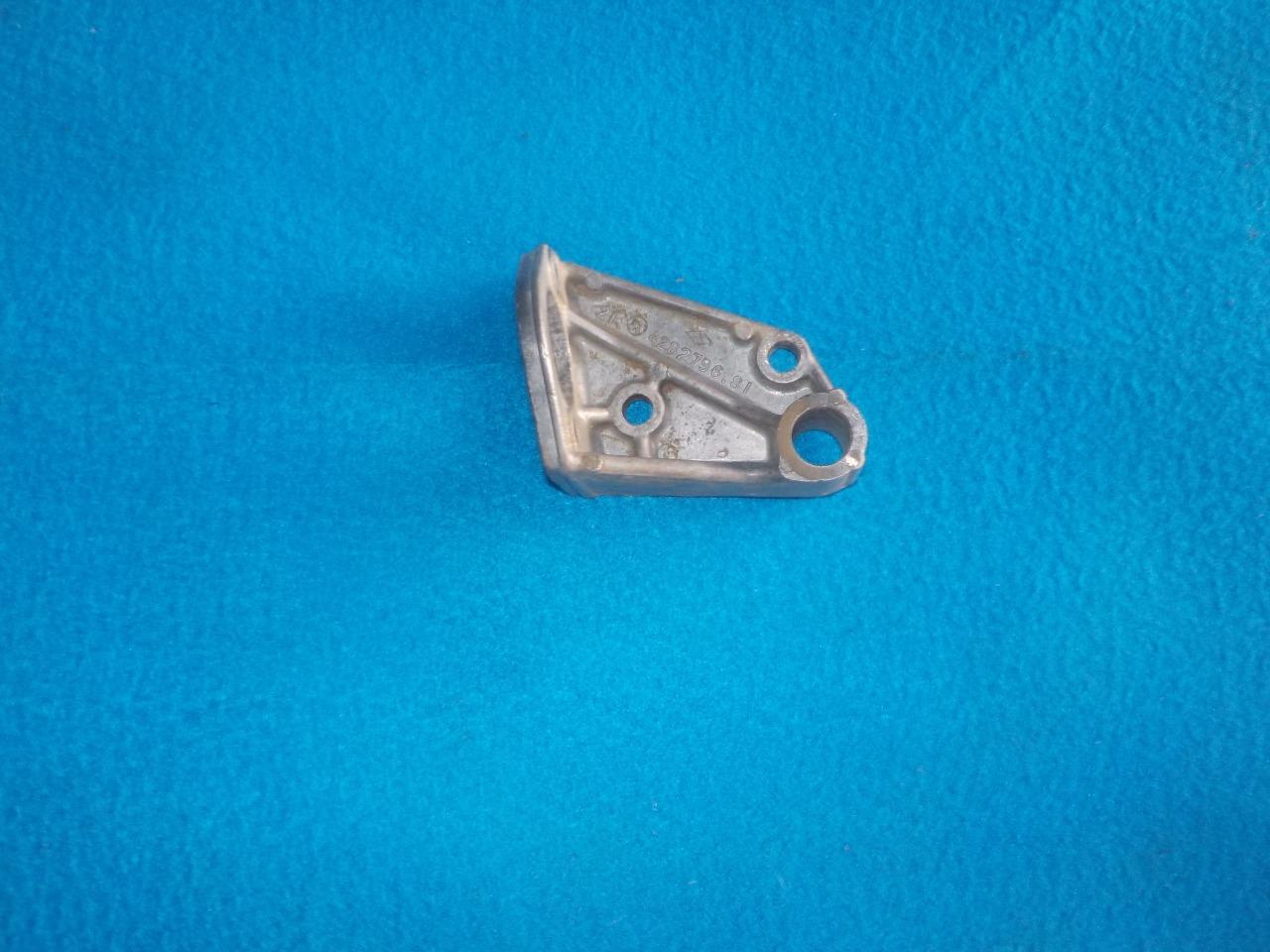 Patte pédalier ALPINE RENAULT A110 ou R8 Gordini LesAnciennes.com