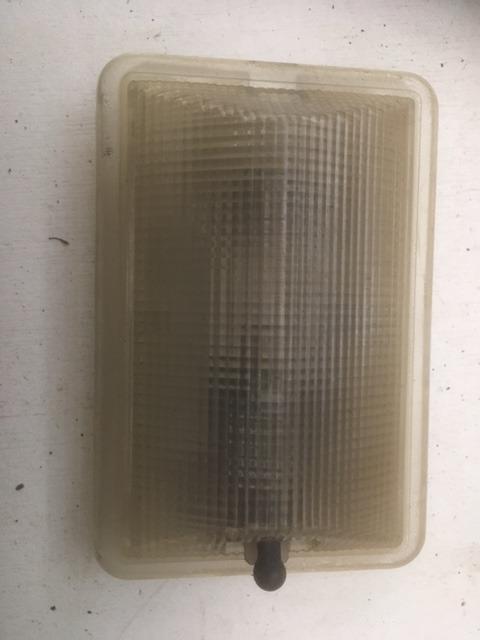 Plafonnier VOLVO 240 LesAnciennes.com