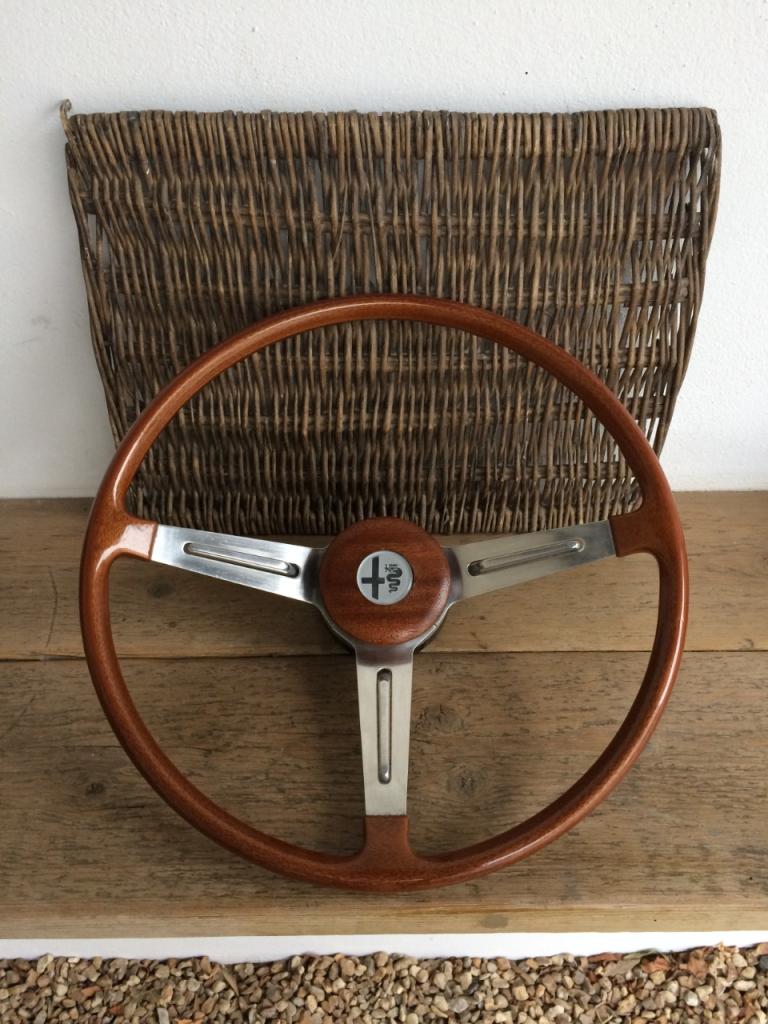 Volant ALFA ROMEO Spider LesAnciennes.com