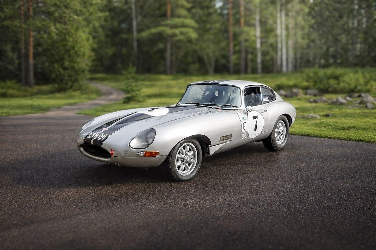 1965 Jaguar E-Types Series 1 FIA-Approved Street L LesAnciennes.com