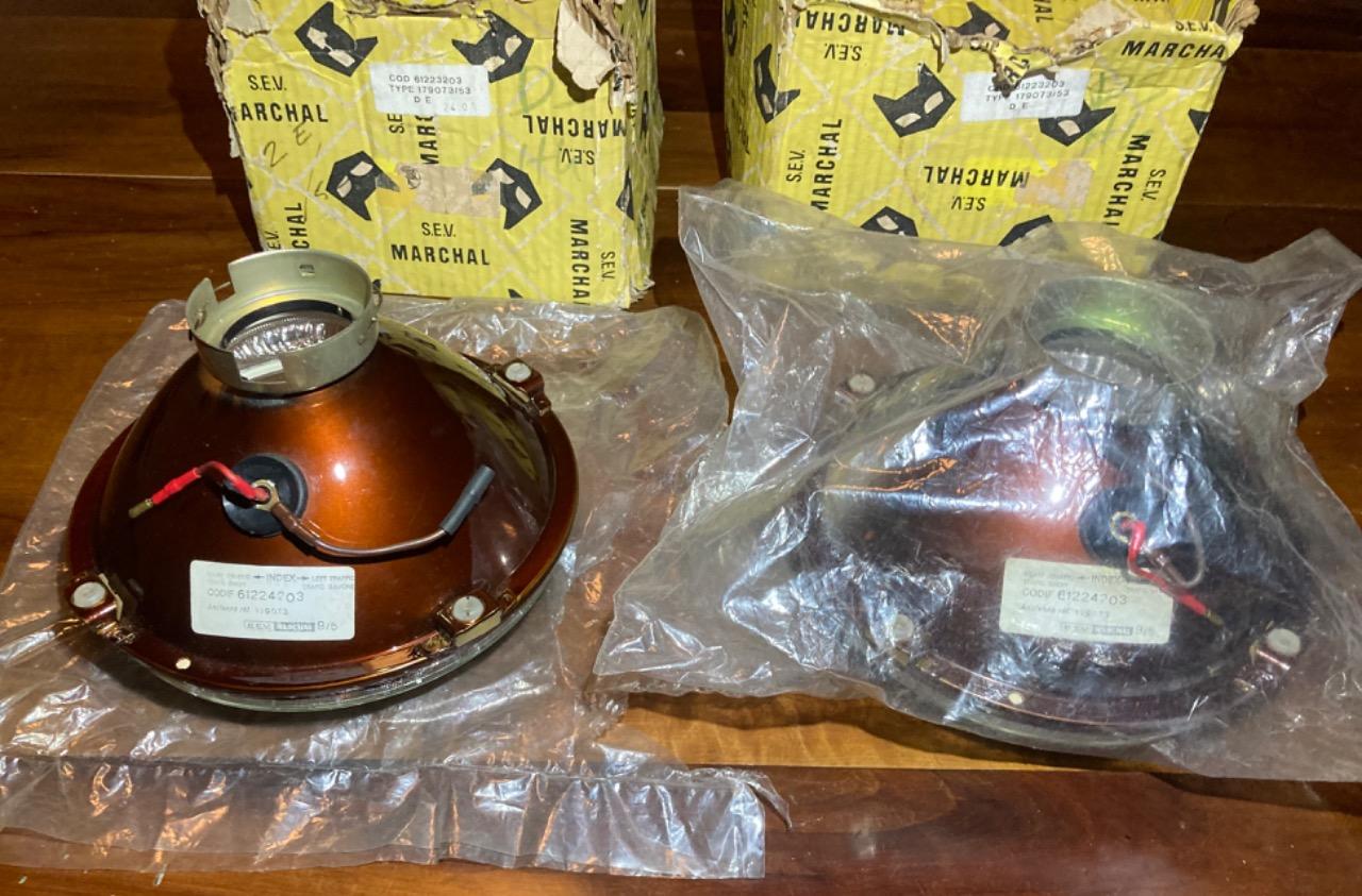 Ds paire de phares Marchal neuf d’origine LesAnciennes.com