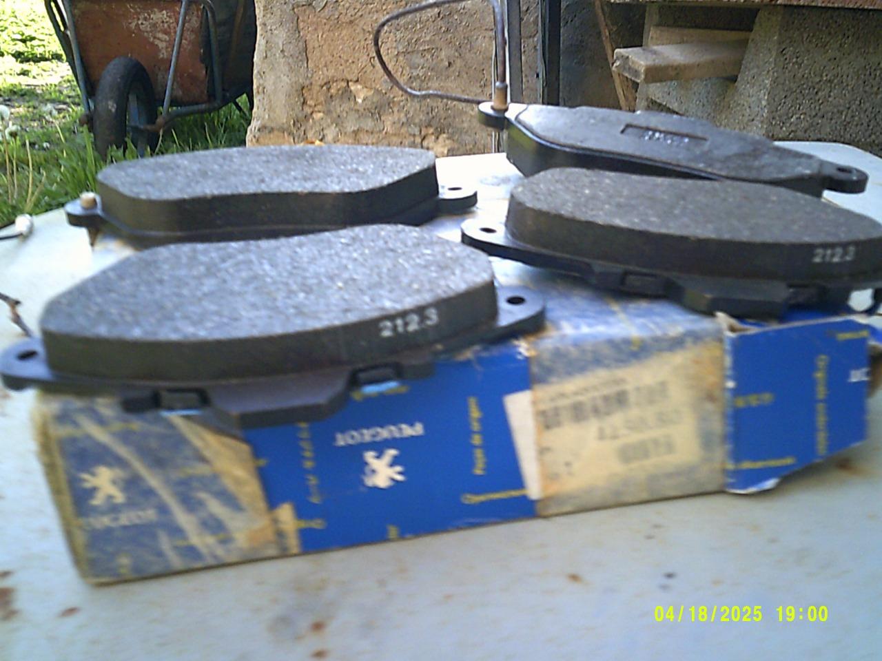 Plaquette de freins PEUGEOT 605 LesAnciennes.com