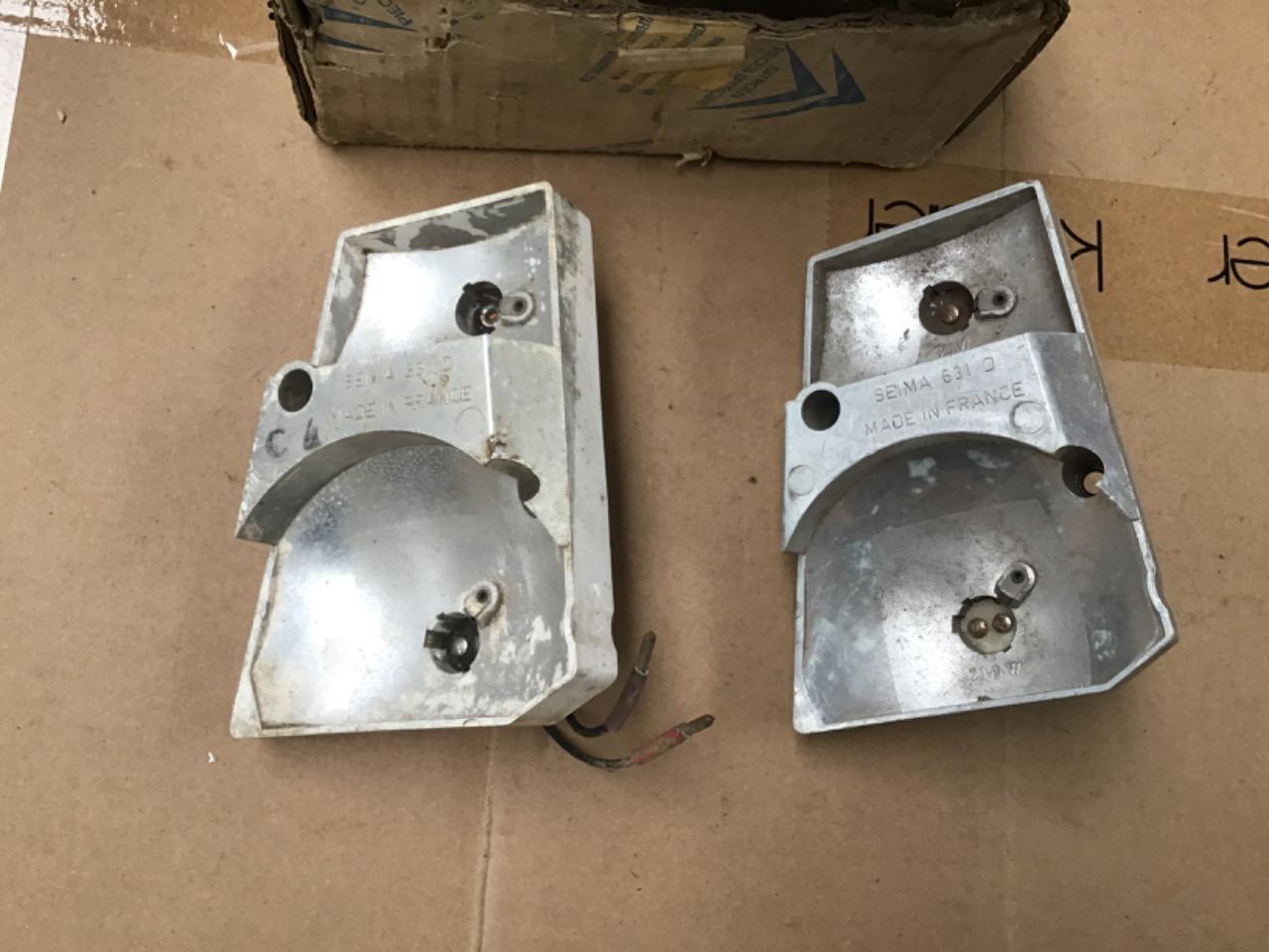 PLATINES NEUVES ARRIÈRES DROITES CITROEN Ami 8 LesAnciennes.com