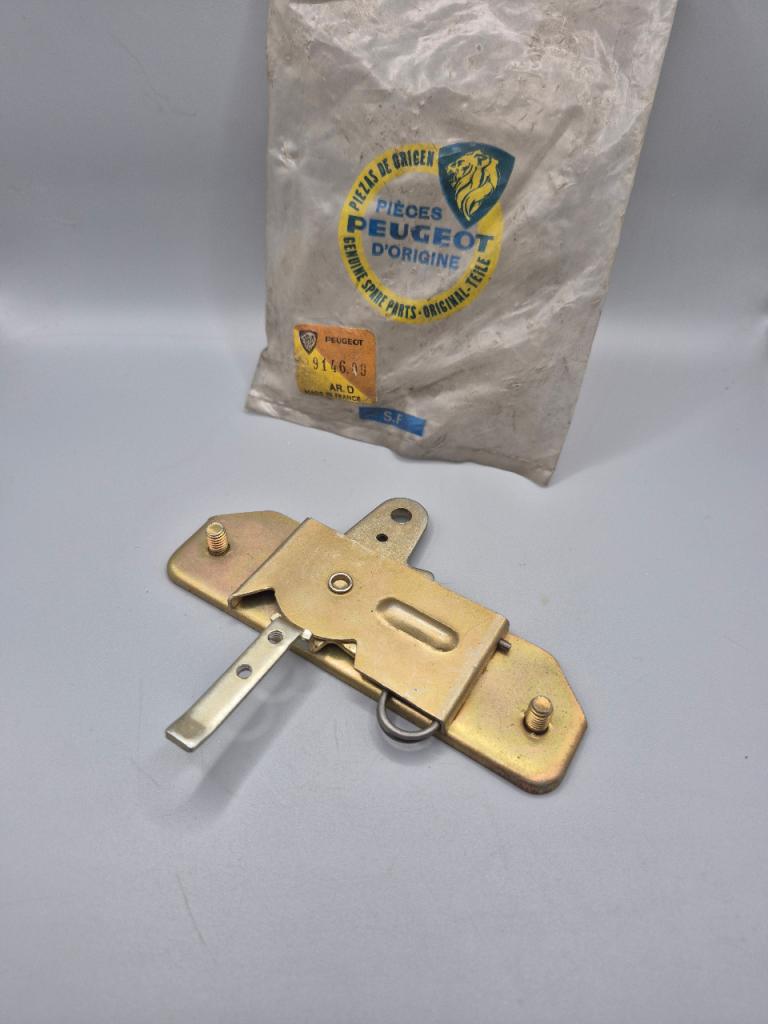 Commande Ouverture Porte PEUGEOT 204 304 LesAnciennes.com