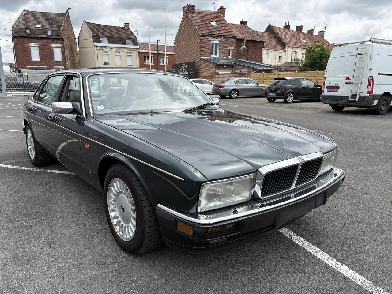1994 Jaguar XJ81 V12 Insignia LesAnciennes.com