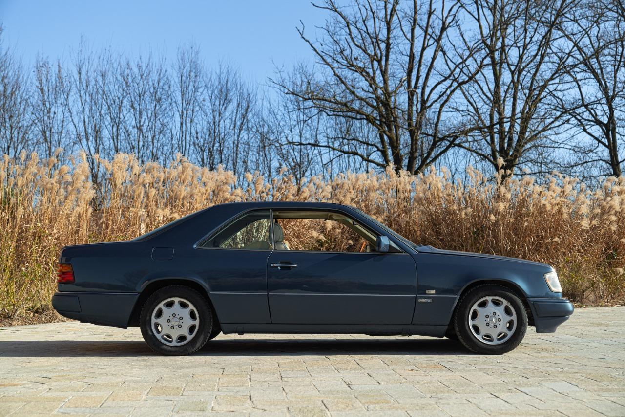 MERCEDES 200 CE - 1992 LesAnciennes.com