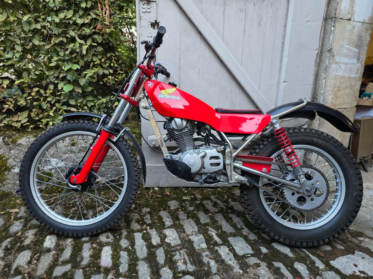 HONDA 200 Seeley trial - 1980 LesAnciennes.com