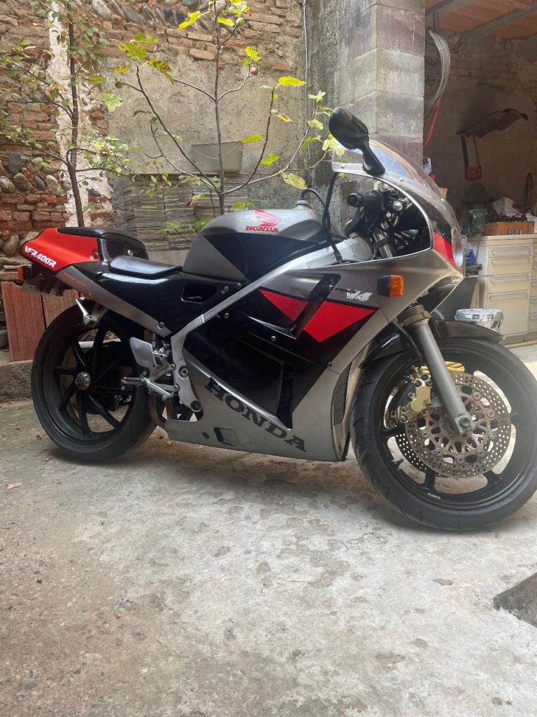 HONDA VFR 400 NC30 - 1989 LesAnciennes.com