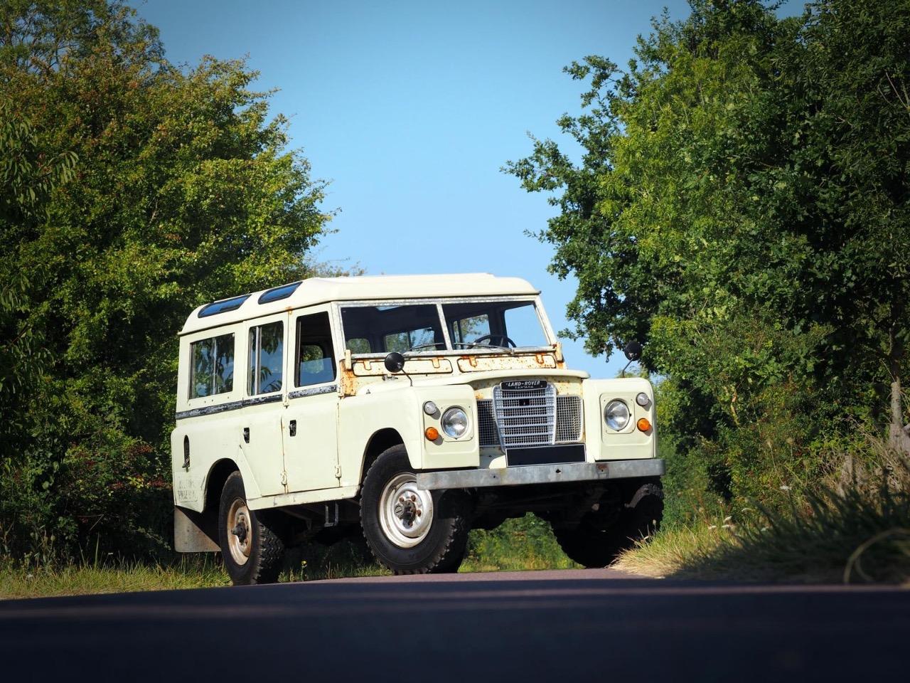 LAND ROVER 109 Série 3 - 1981 LesAnciennes.com