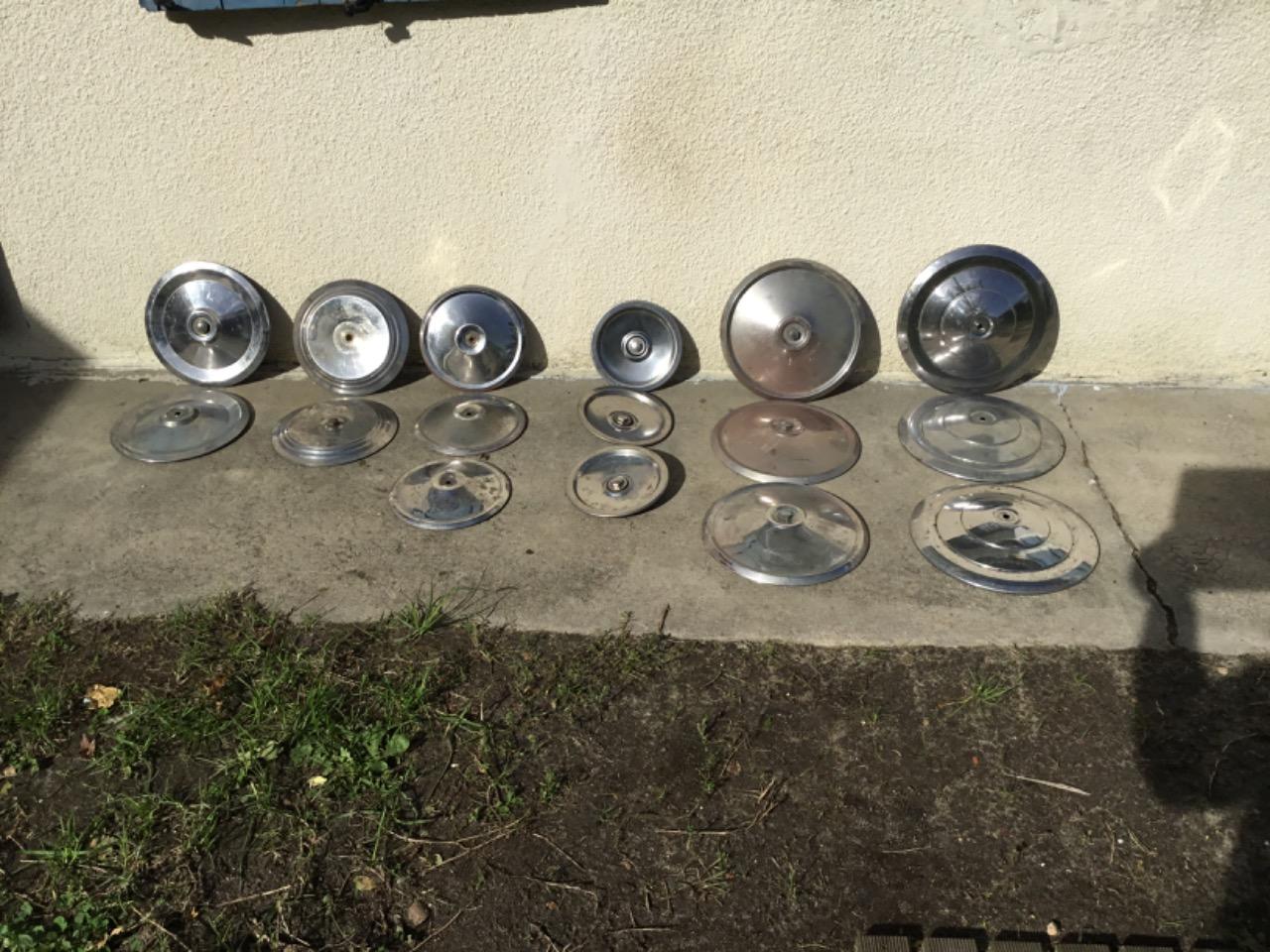 Pièces RENAULT PEUGEOT Citroën enjoliveurs LesAnciennes.com