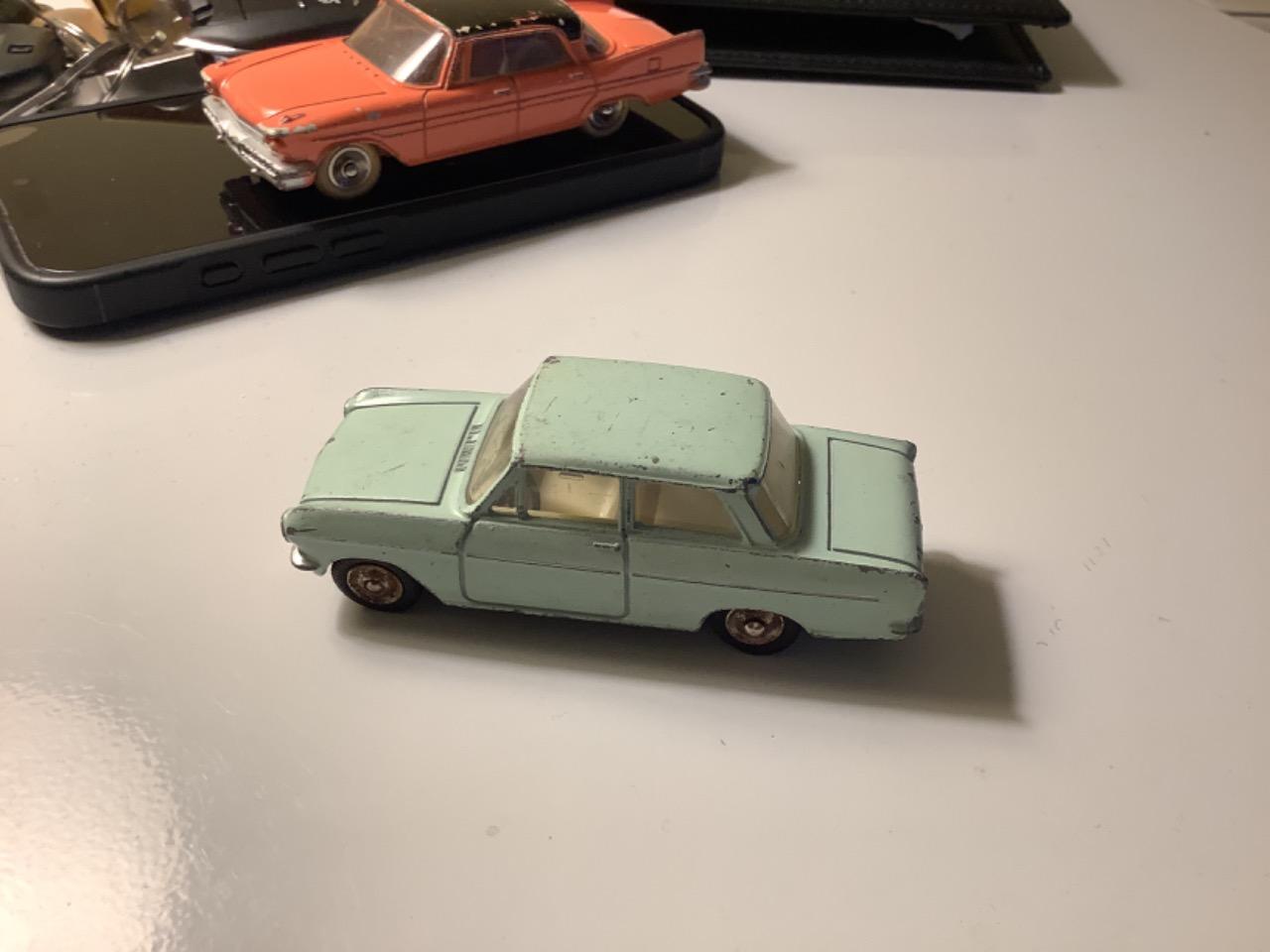 Opel Kadett dinky toys LesAnciennes.com