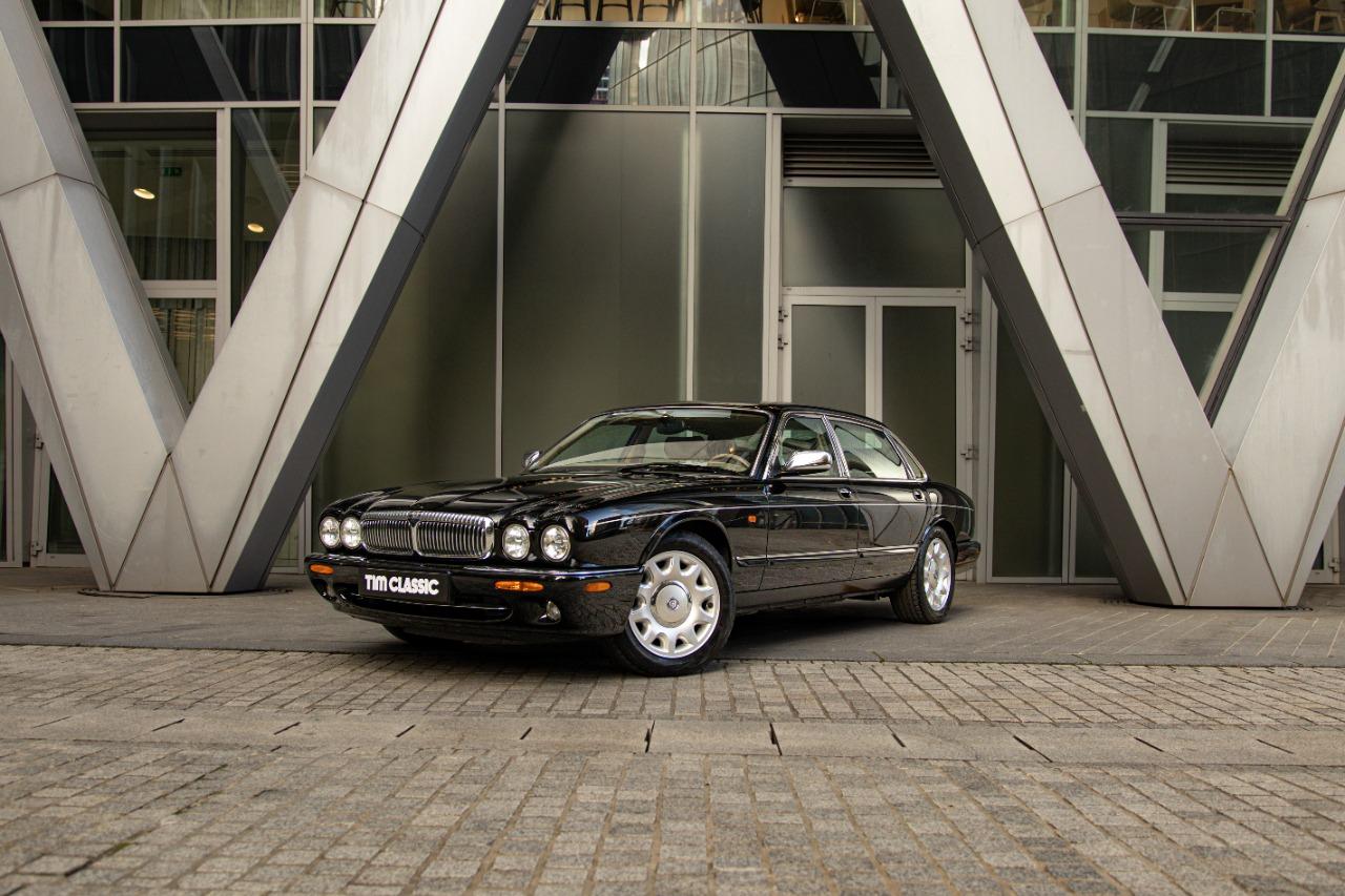 DAIMLER Super V8 LWB X308 - 2002 LesAnciennes.com