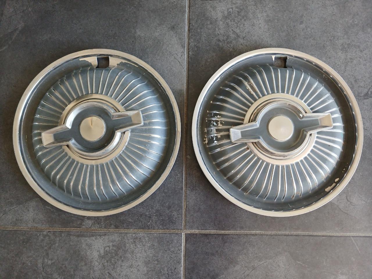 2 enjoliveurs SIMCA 1301 1501 LesAnciennes.com